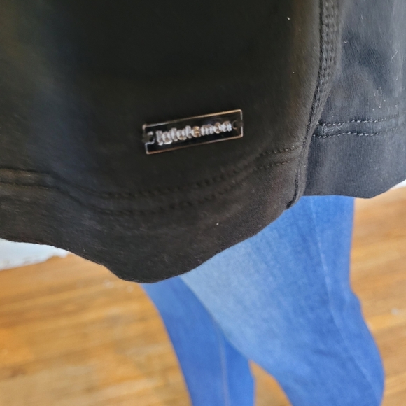 Lululemon Savasana Wrap in Black, VGUC, Size 6 - Picture 9 of 10